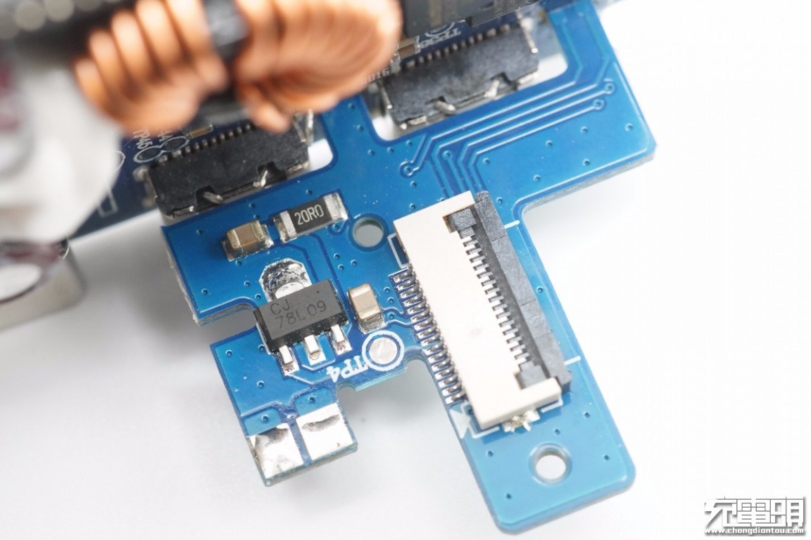 征拓20w快充拆解,征拓100w桌面充电器