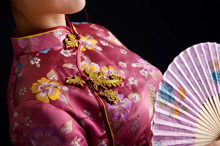 女性身材雕塑作品,温婉的旗袍造型