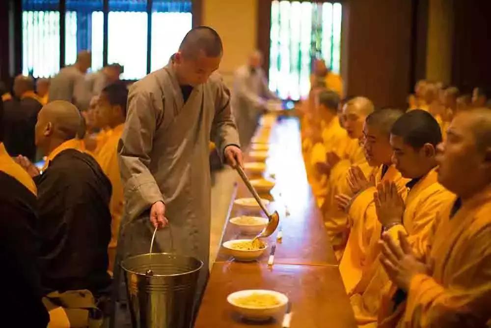 佛教合十礼的正确手势图片,佛教单掌礼和双手合十礼的区别