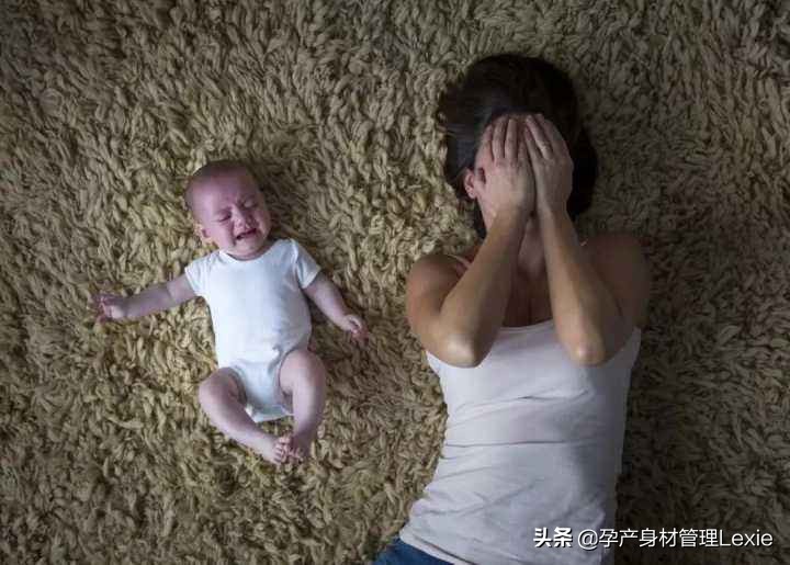 产后女性为什么会出现抑郁,产后女人暴躁易怒是什么病