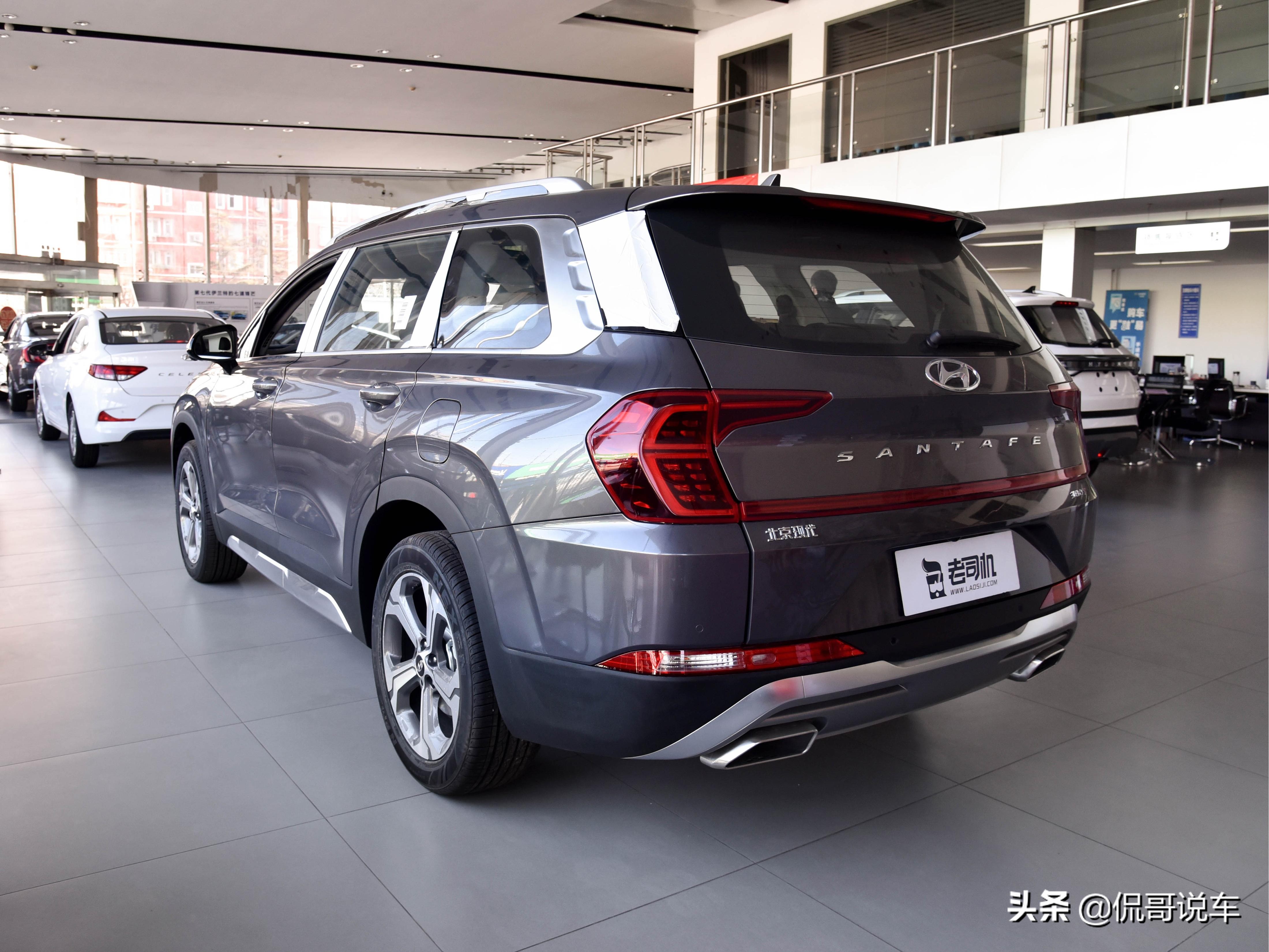 自动挡还有7座，比日系车更大，品质稳定配置高，带你看现代胜达