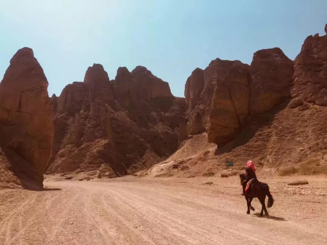 甘肃四大石林，独特的旅行风情体验