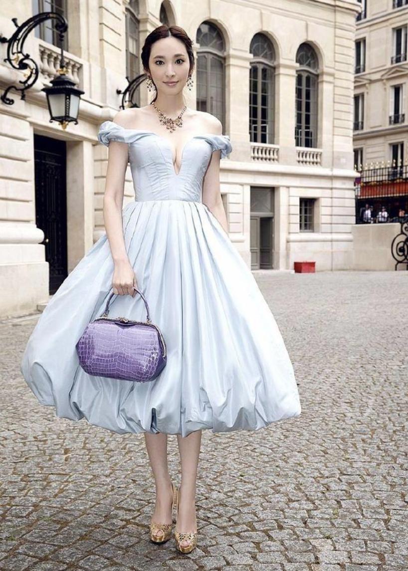 吴佩慈四年生了几个孩子,吴佩慈6年生4胎依然嫁不进