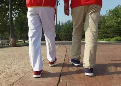 人上了年纪浑身疼是怎么回事,人上了年纪身体就会出现问题