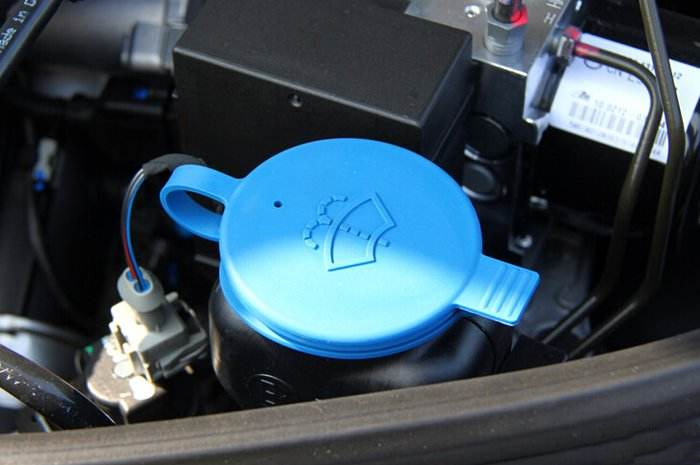 汽车水箱没水加水有哪些危险,怎么知道汽车水箱有没有水