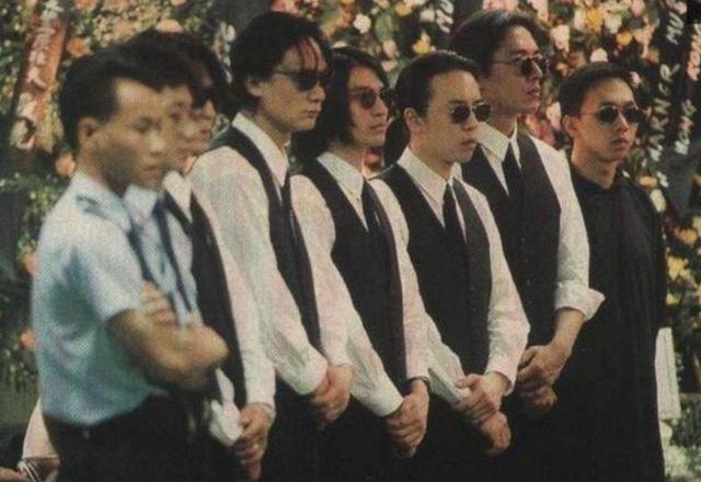 黄家驹对香港娱乐圈的评价,黄家驹对香港乐坛的挣扎与失望
