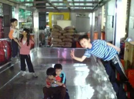 一米以上的大型鱼缸是如何制作的,大型水景鱼缸制作全过程