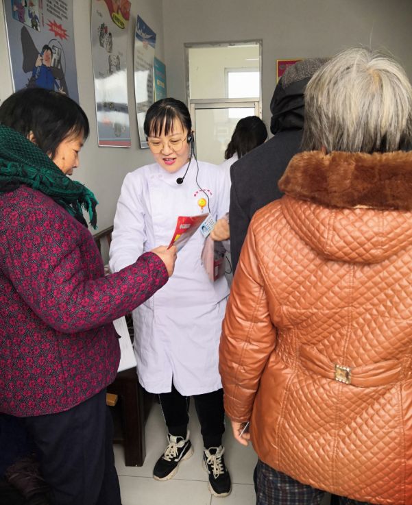 山村里的白大褂,潍坊市中医院白大褂