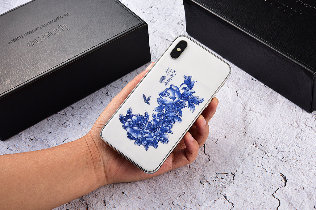 苹果也玩青花瓷？这款iPhone手机外形好酷，值得关注！