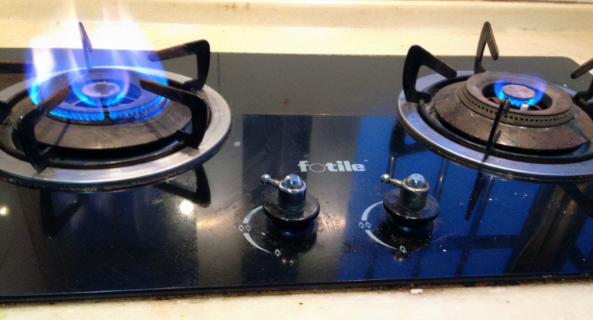 想让天然气车跑得快还省气找谁修,燃气表走得太快了怎么办需要换吗