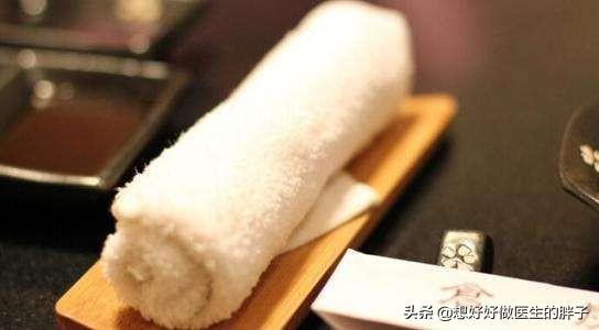 打篮球脚踝扭伤拍片显示没有伤到,打篮球手指挫伤和骨折怎么分辨