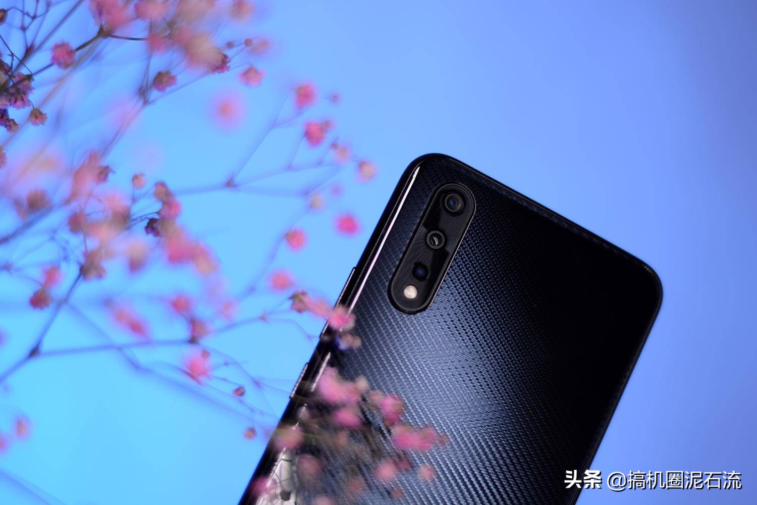 2000左右推荐iqooneo7,2000左右iqoo系列最值得买的手机