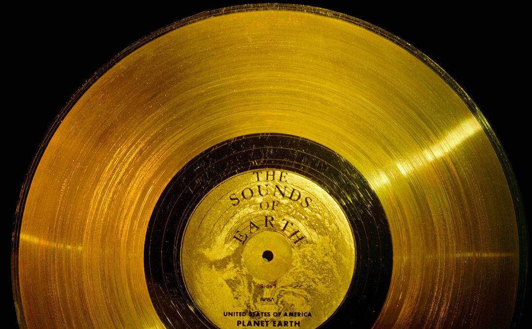 美国卫星旅行者号飞出太阳系,美国旅行者一号金唱片