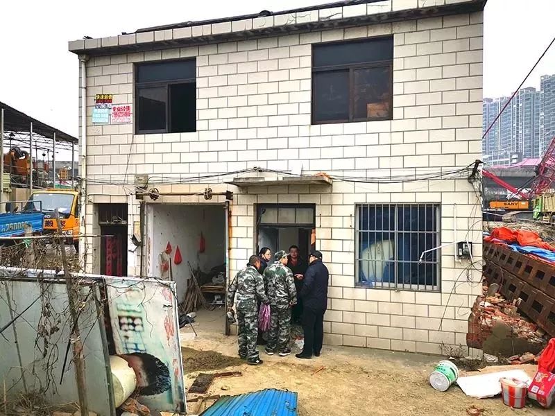无锡一“*迁拆**户”停留不搬官司打了三年被司法强制执行