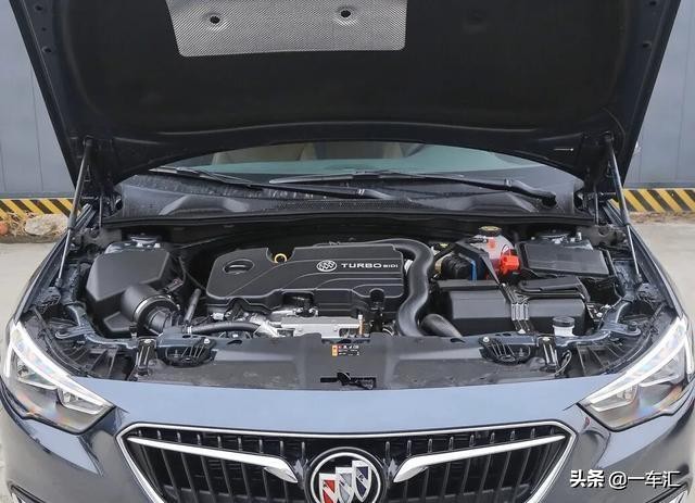 别克君威15万左右的车型,1.5t君威和1.5雅阁买哪个好