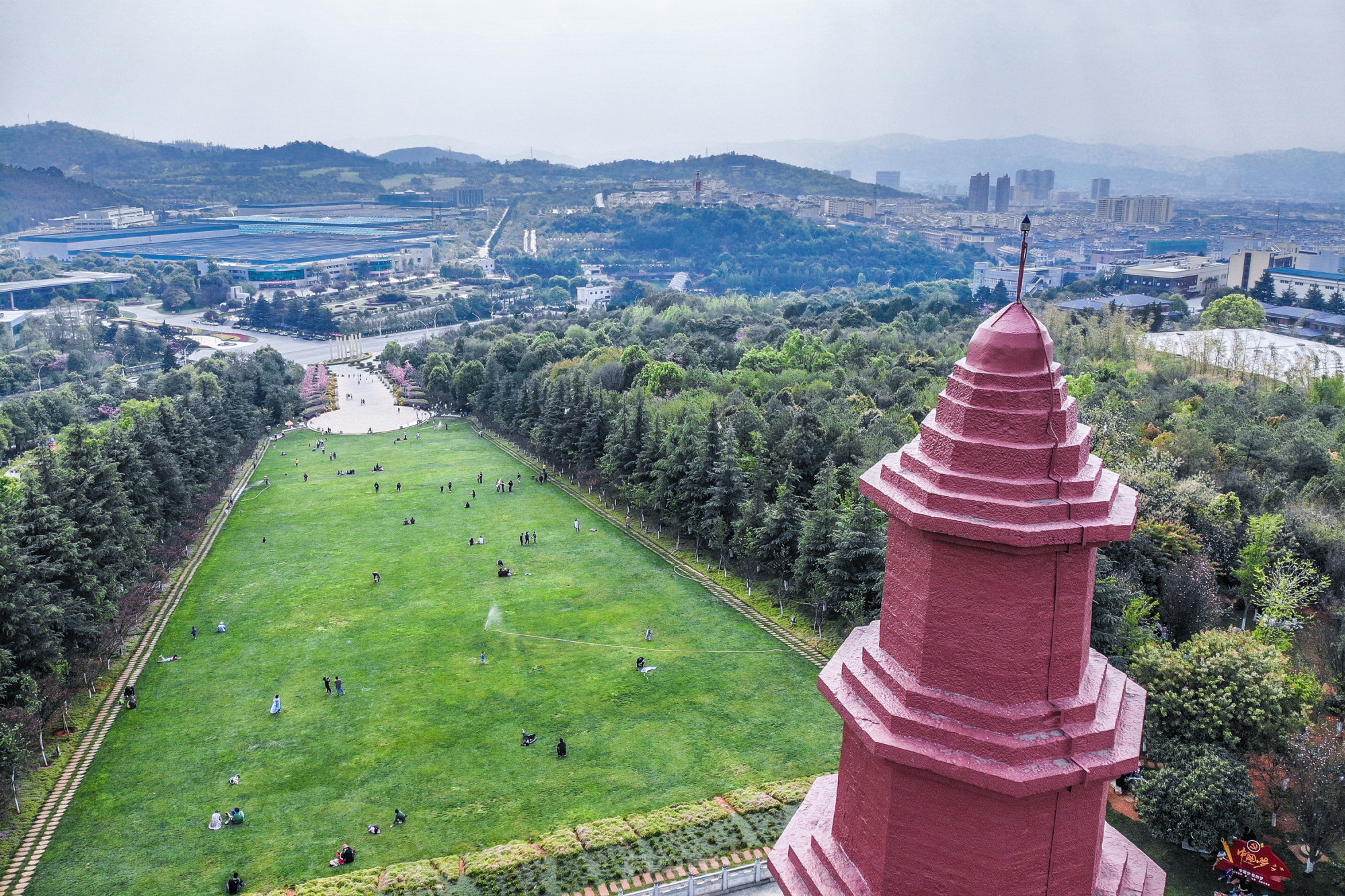云南玉溪红塔山烟事博物馆拍摄地,云南一座山