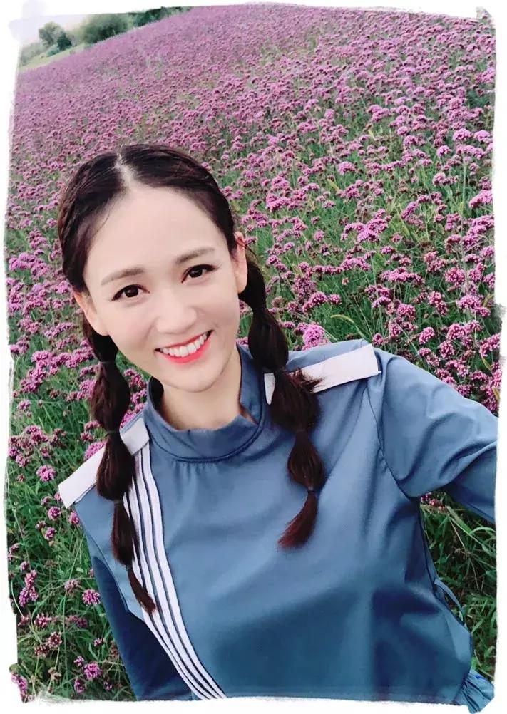 别再披头发了这3款扎发才好看,半披长发怎么扎好看