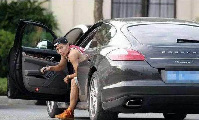 国足运动员的座驾一览,国足队员都开的什么车