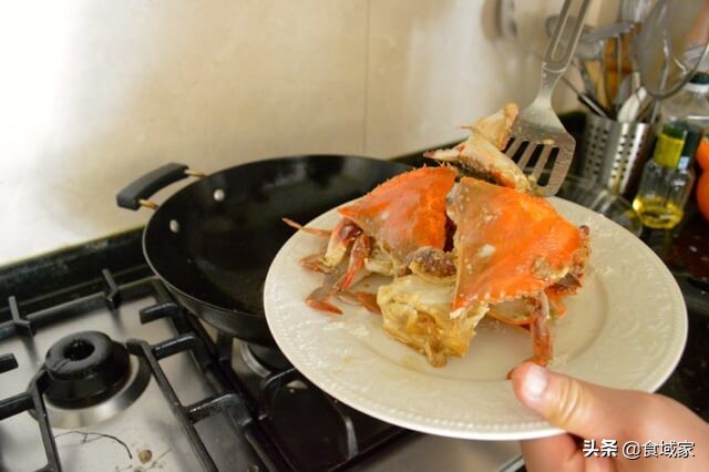 只有葱姜怎么做螃蟹好吃,葱姜爆炒毛螃蟹怎么做