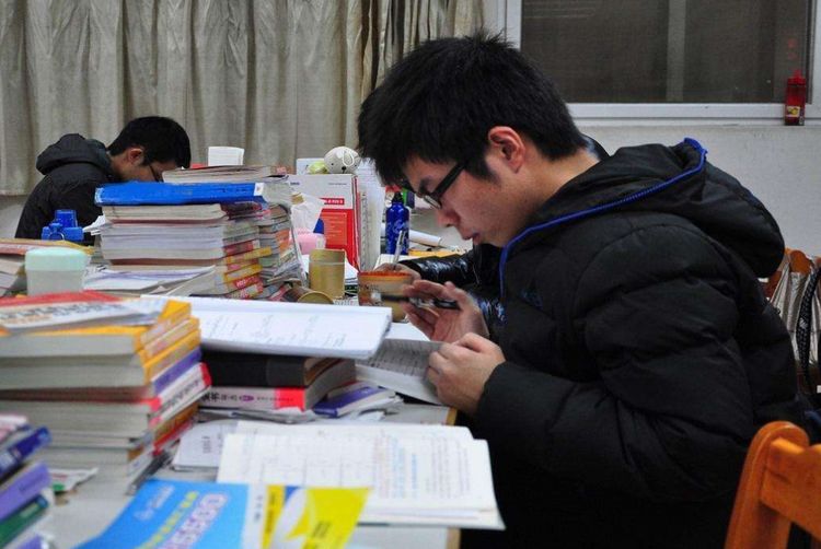 刚上高中怎么跟老师交流,高中生学习不好该怎样和老师沟通