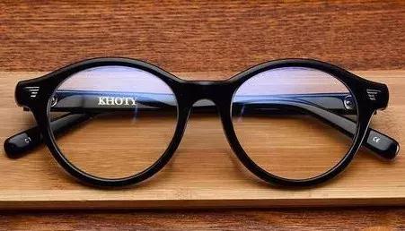 如何挑一款适合自己的镜框,镜框如何选择适合自己的