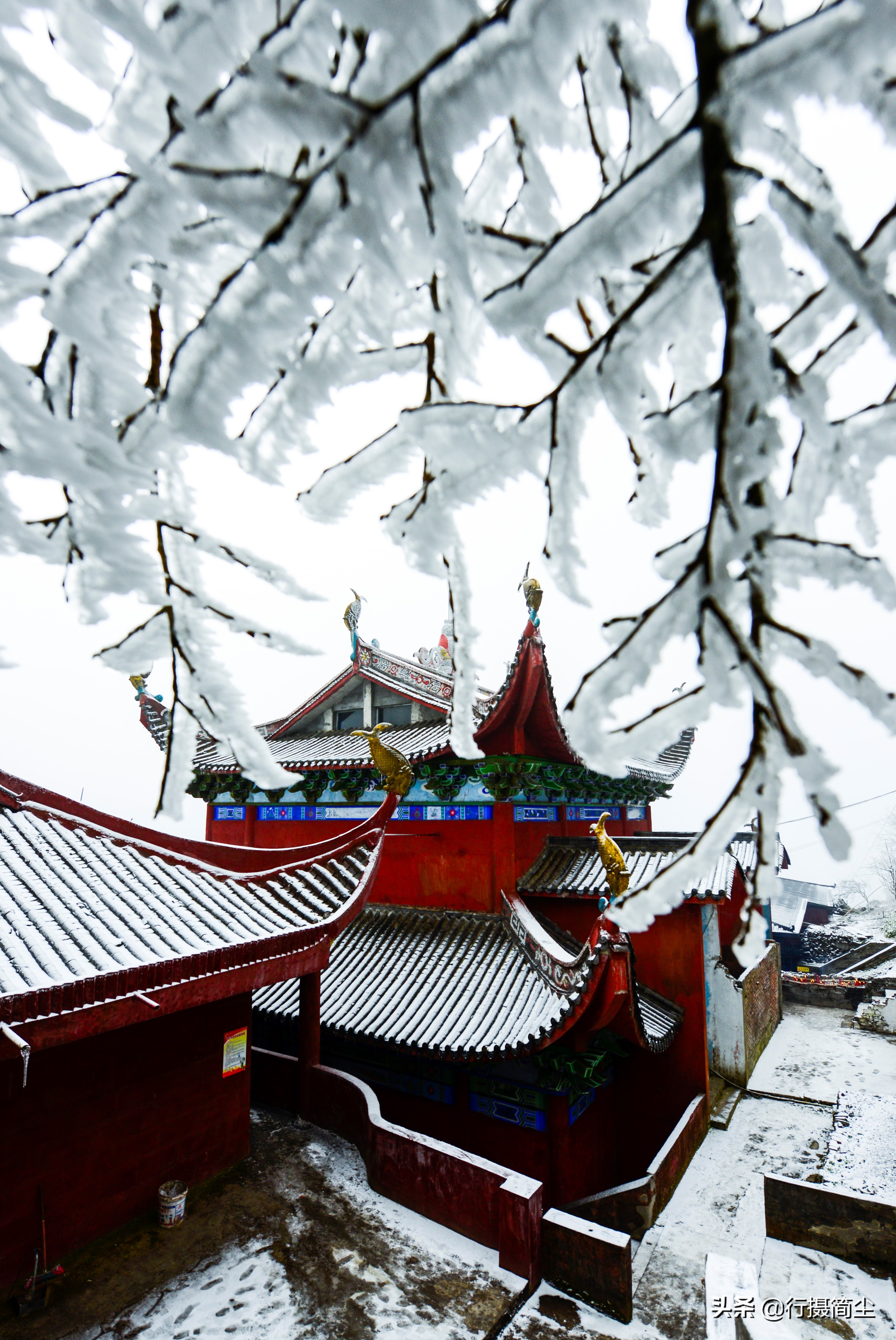 华蓥山宝鼎雪景航拍,华蓥山宝鼎冬天看日出