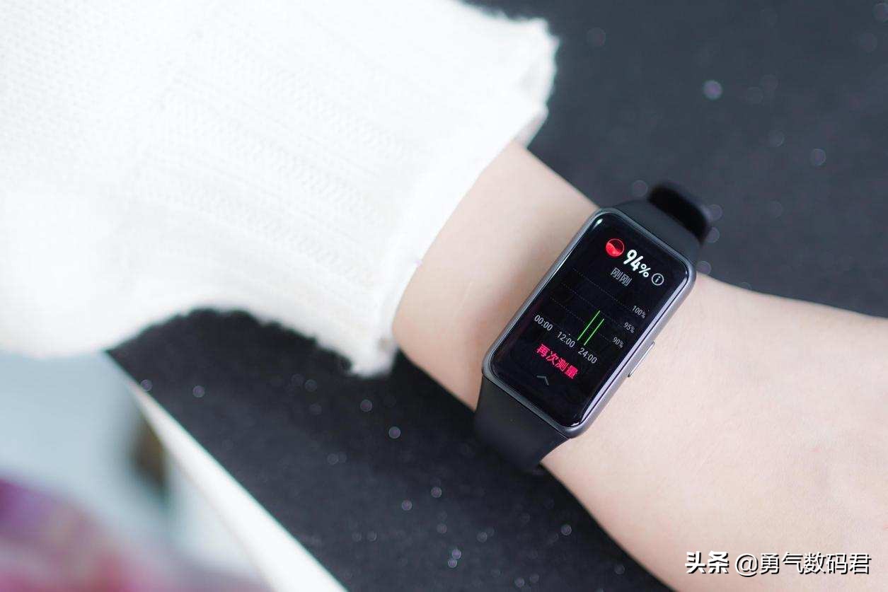 如何体验华为手环6完整功能,智能手环有哪些功能华为手环6