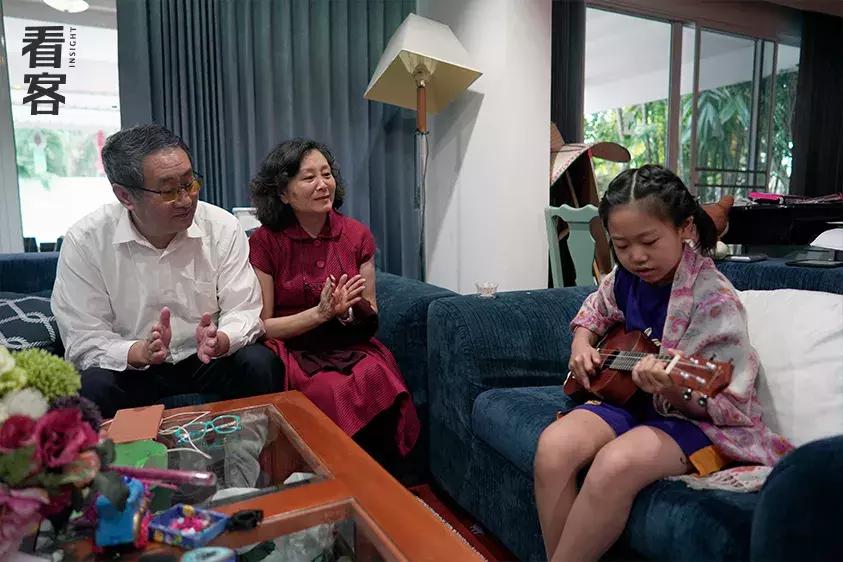 为了孩子上学全家都搬到县城好嘛,为了孩子上学全家去异地