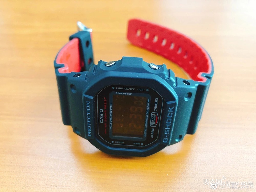 卡西欧劳力士联名小方块,百达翡丽和劳力士哪个才是硬通货