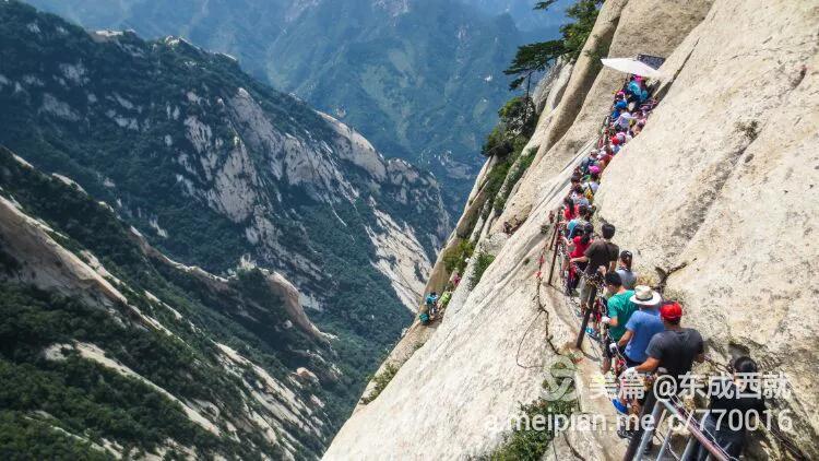 恐怖悬崖栈道挑战,挑战最恐怖玻璃栈道