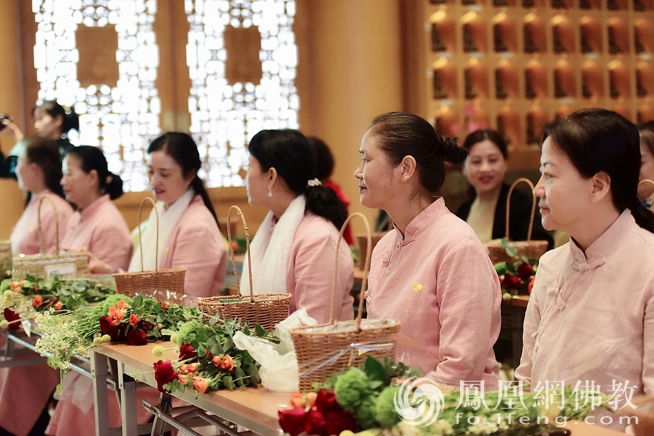 遇见插花之美：湖北黄石慈光精舍佛前供花班开课