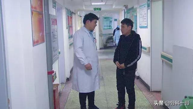 强直6年绝望自杀！在家人逼迫下，做出选择，竟然驼背也挺直了