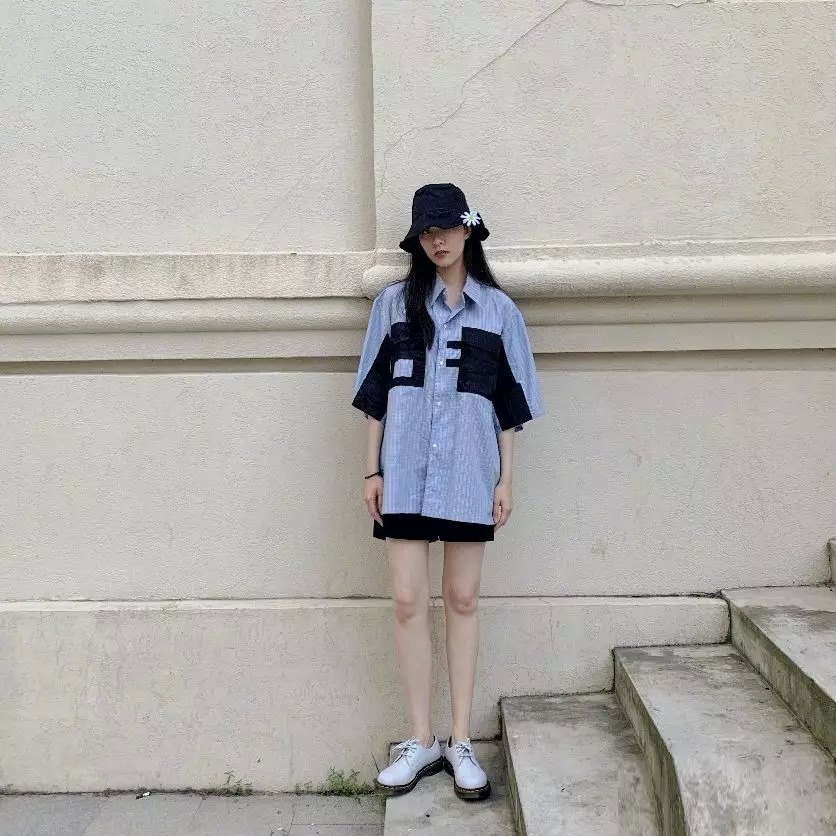 一点也不热，酷妹的马丁靴里都有空调