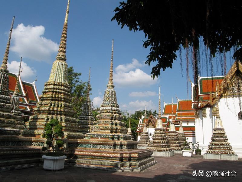 泰国怎么区分人妖和女性,在泰国如何区分人妖和女性