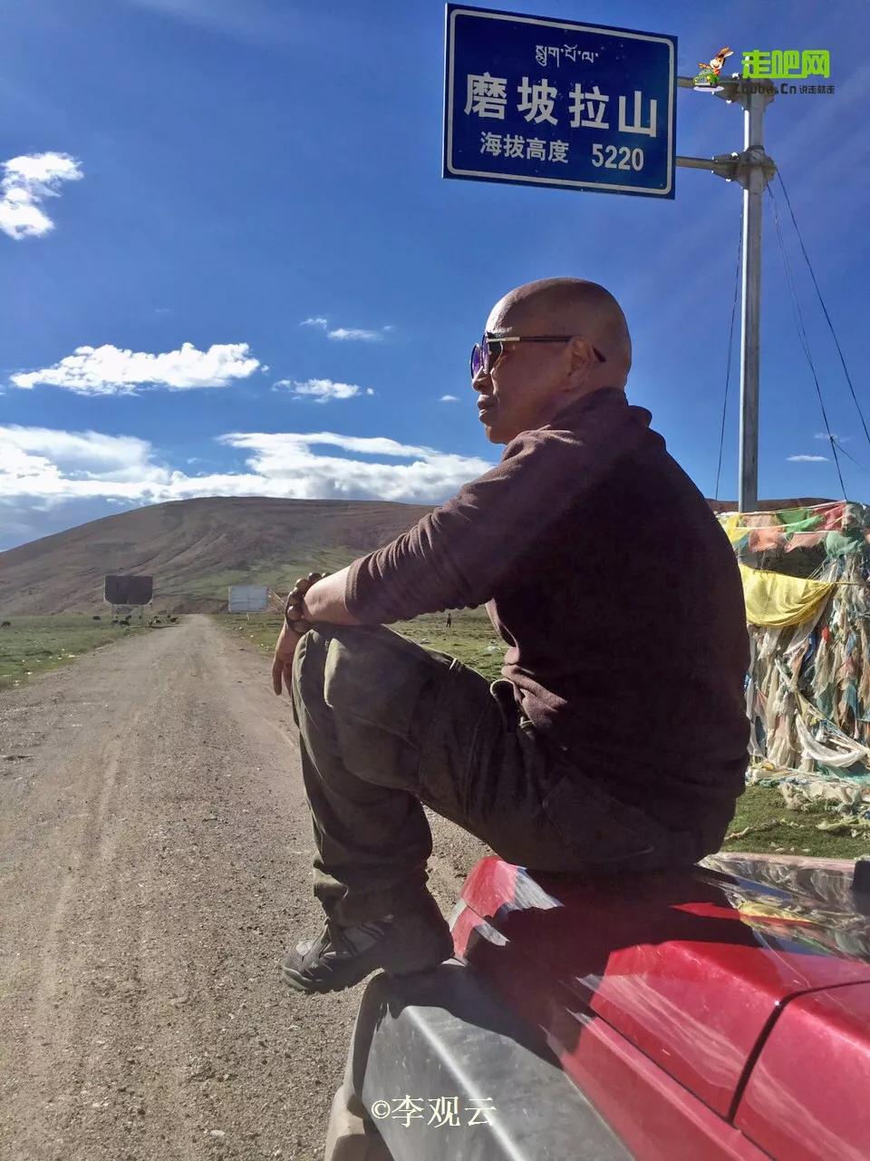 为了寻找疯狂的石头，他成为最早环驾中国的人，至今年龄成谜