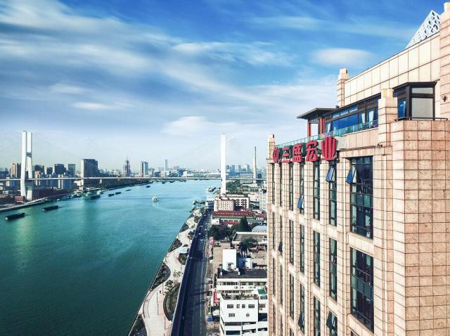 大奇葩之谜！武汉世茂龙湾防火栓居然安在业主家里