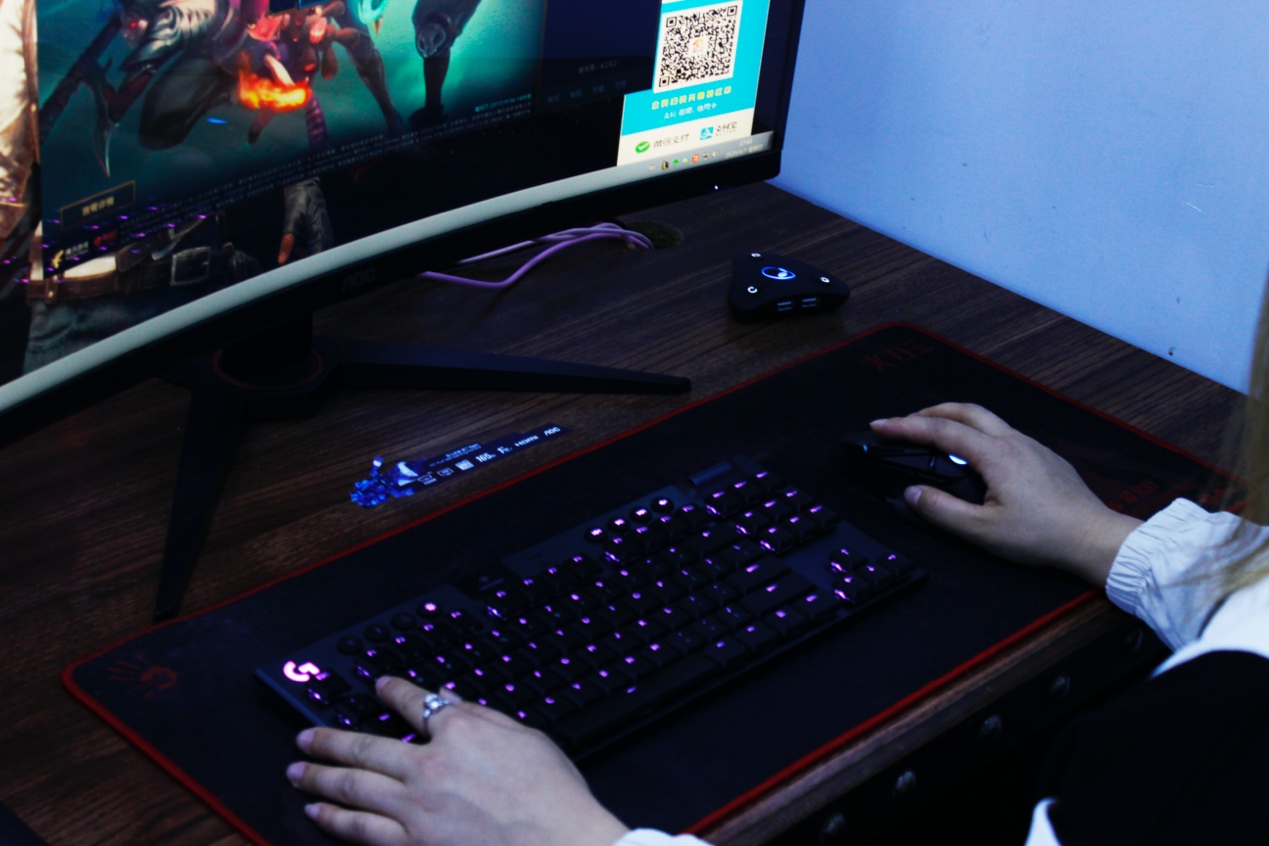 罗技G913评测，打字舒服，手感细腻，但是价格会劝退普通用户