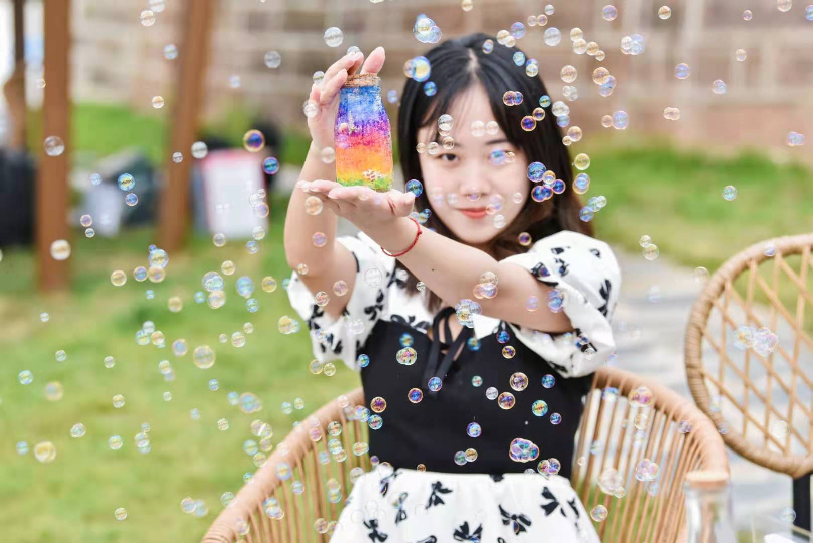 爱撒狗粮的男孩，更爱车还是更爱女友？