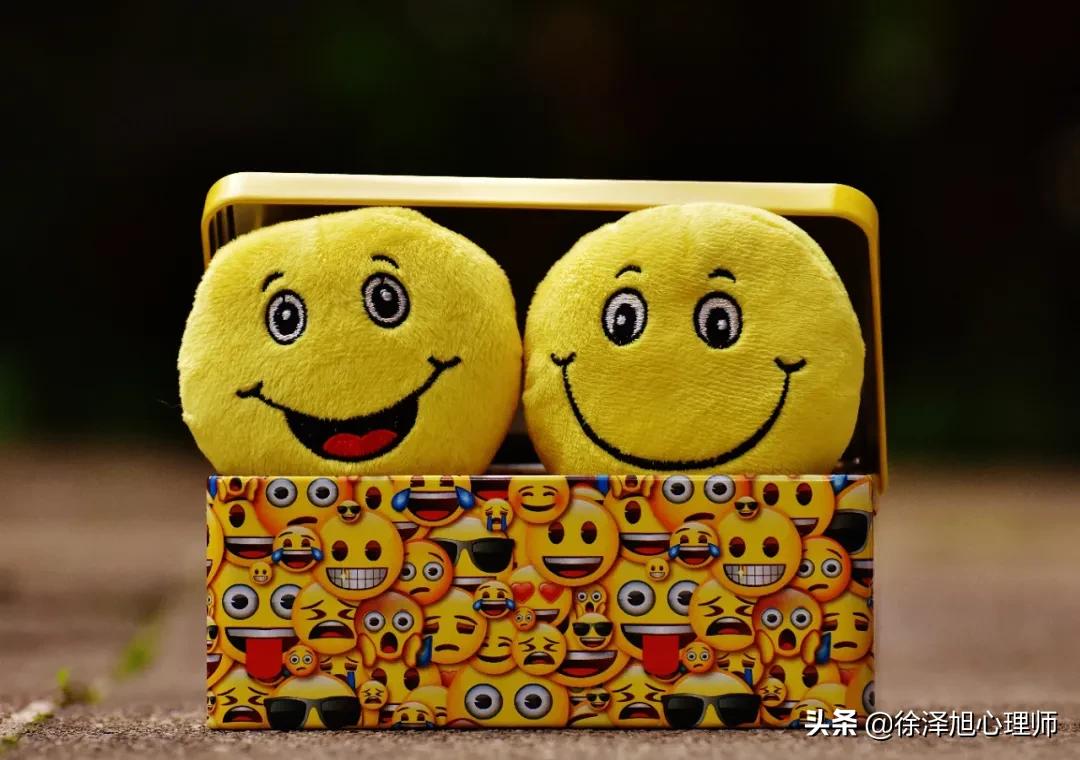 总是忍不住说别人坏话怎么办,出现幻听总感觉别人在说自己坏话