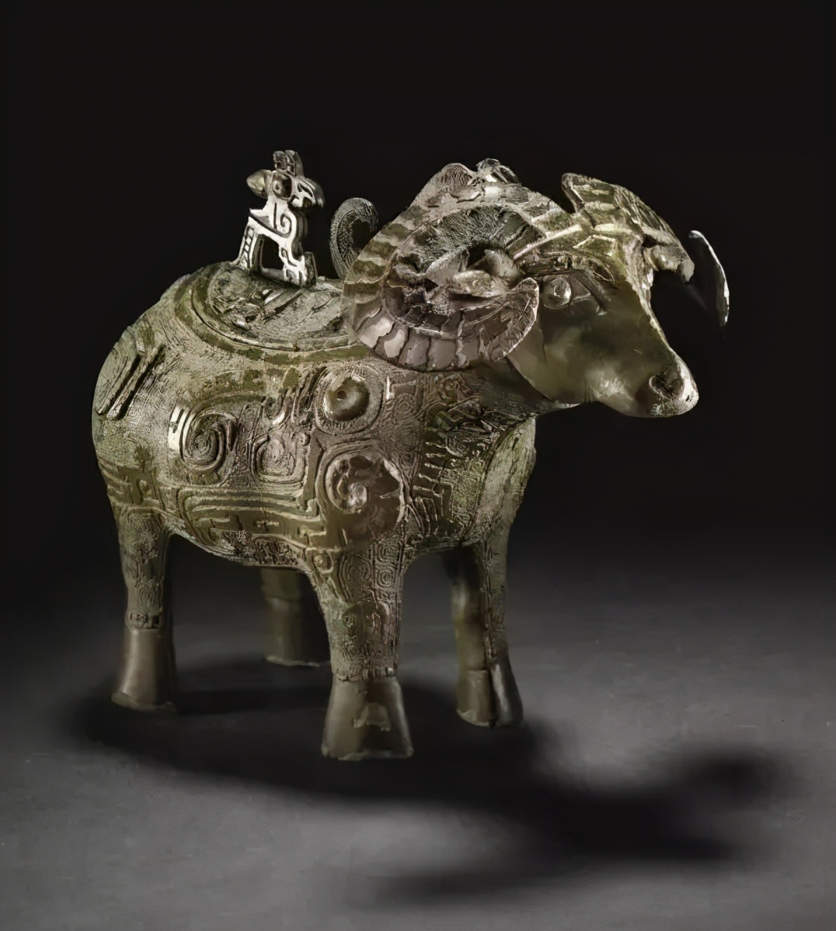 商代鸟兽纹觥,纽约战报