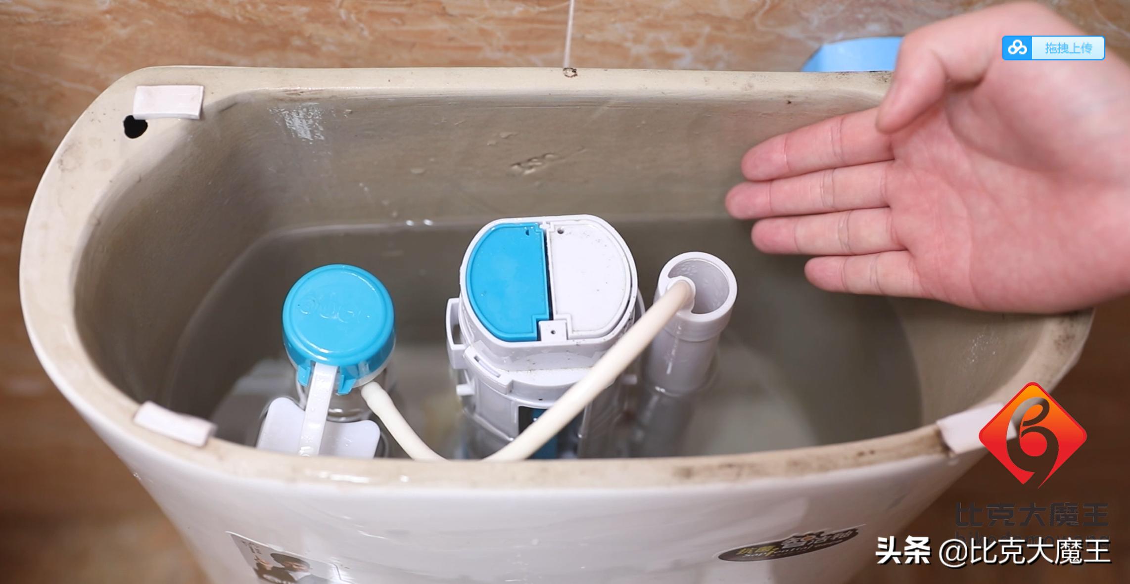 马桶冲水无力水箱出水小,马桶冲水无力下水慢需要拆马桶吗