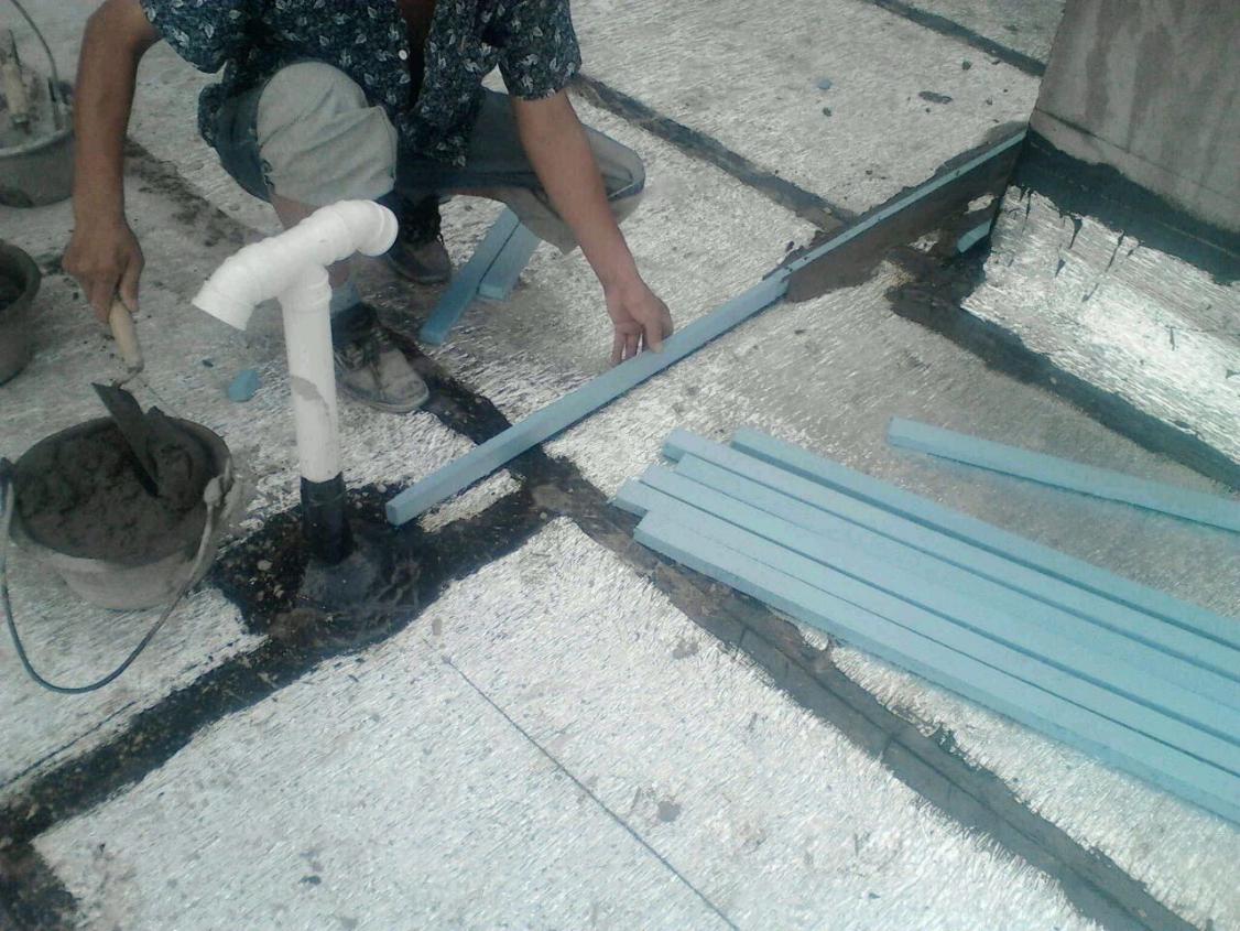 排污管打穿楼板周围怎么密封,排污管穿楼板补漏