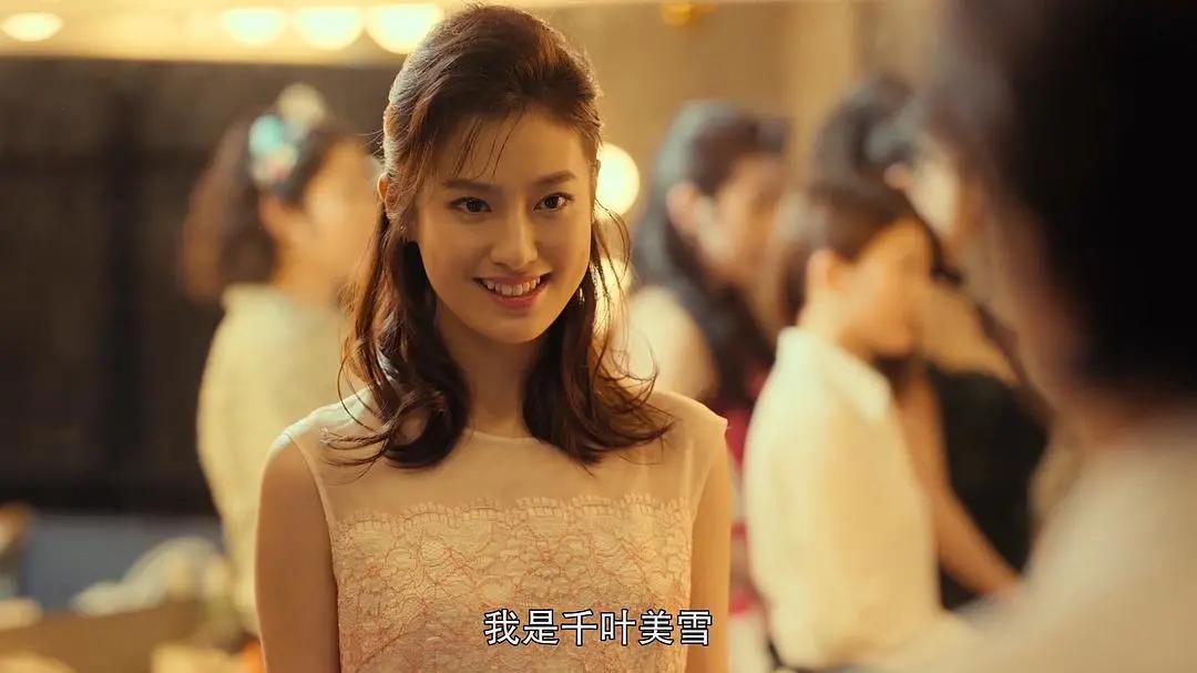 他拍过100多部电影,他拍了很多部电影英文