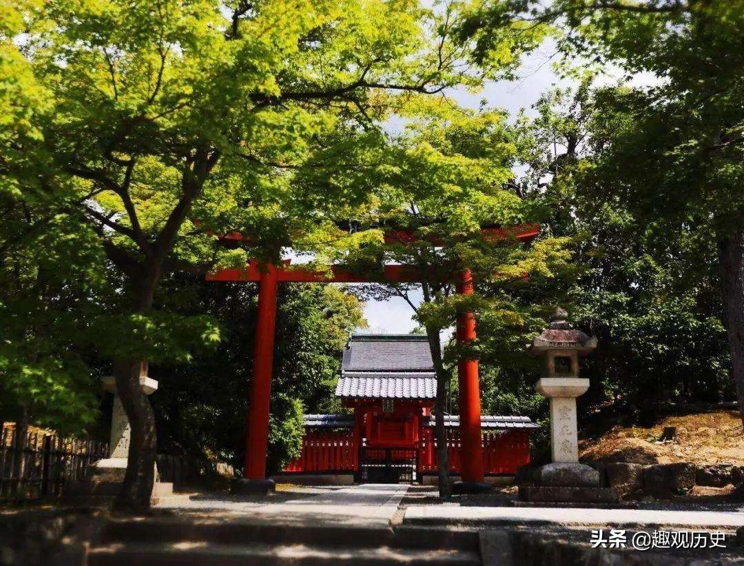 天皇风波裕仁让位,真假天皇的真相