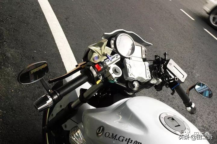 19款SYM新车发布，搭载ZXR400引擎，超炫涡*大轮**灯指纹启动