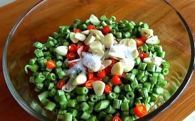 怎么腌酸豆角又脆又好吃,怎么腌酸豆角又脆又酸