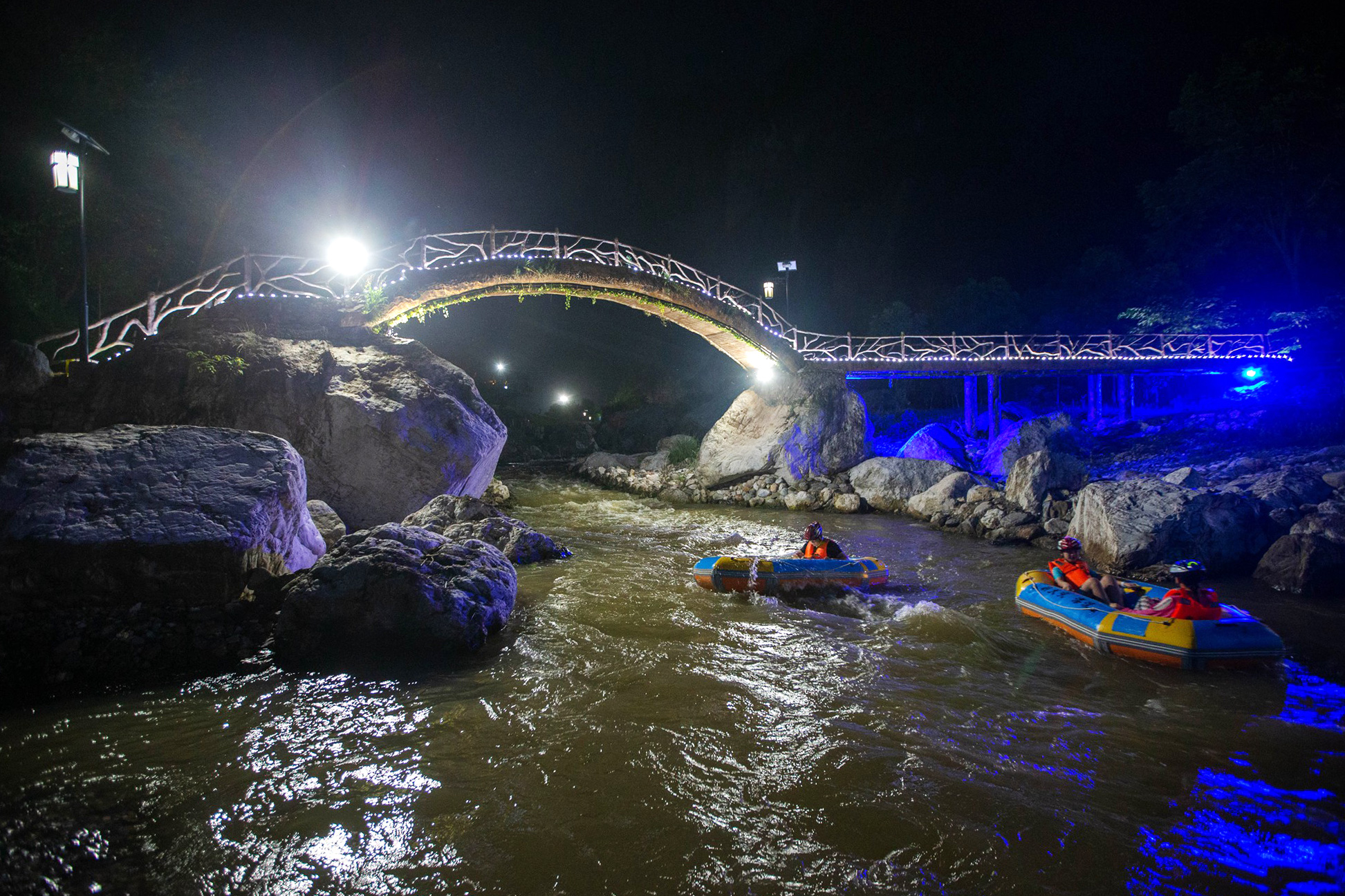宜昌兴山朝天吼漂流空气质量,宜昌朝天吼漂流今天可以游吗