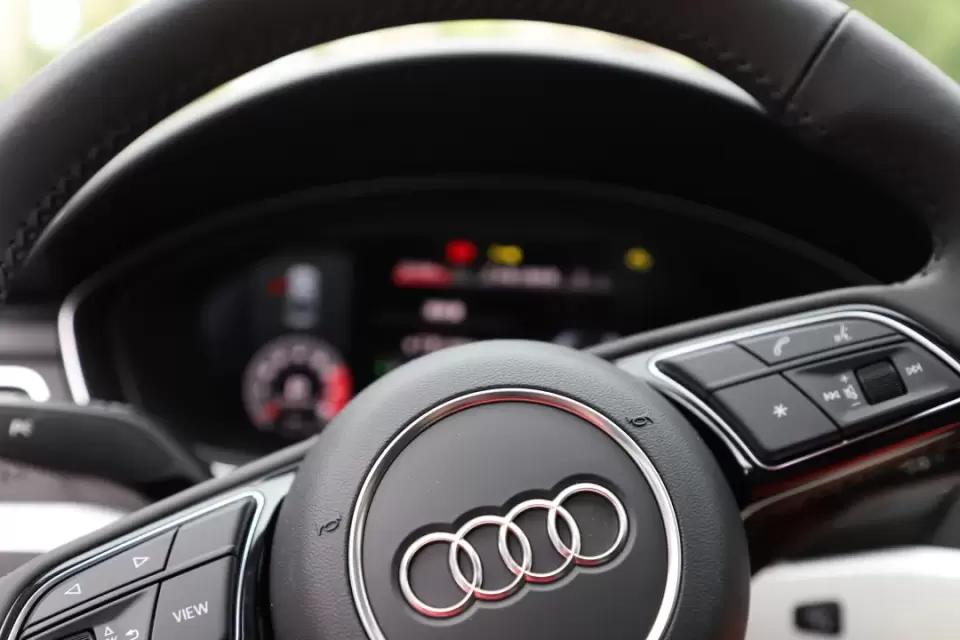 17款奥迪a4l试驾视频胖哥,奥迪a4l2021款试驾视频