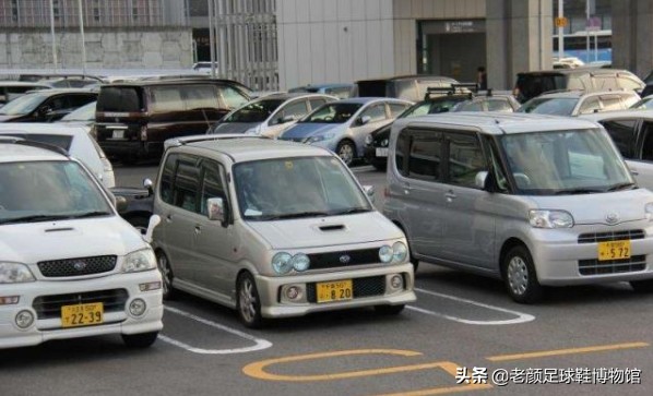 安踏李宁为什么不做钉鞋,中国李宁足球鞋