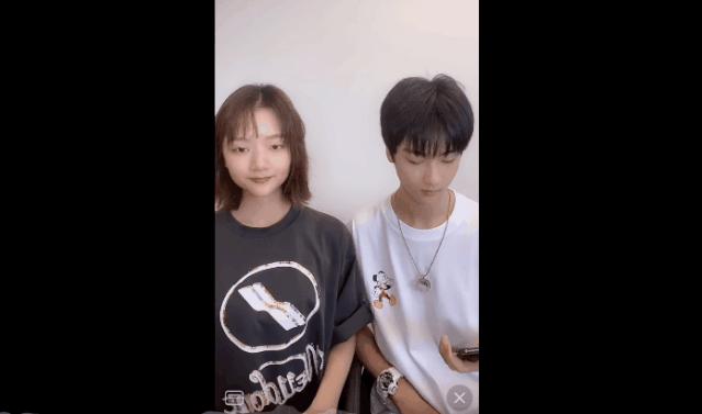 小孩子说你脚臭你该怎么怼,当众吐槽女生脚臭被骂惨